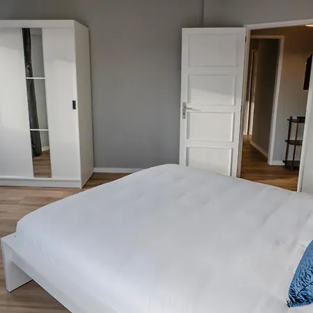 3br Flat By Casa Da Musica, Central, Sleeps 6, 2d * Oporto