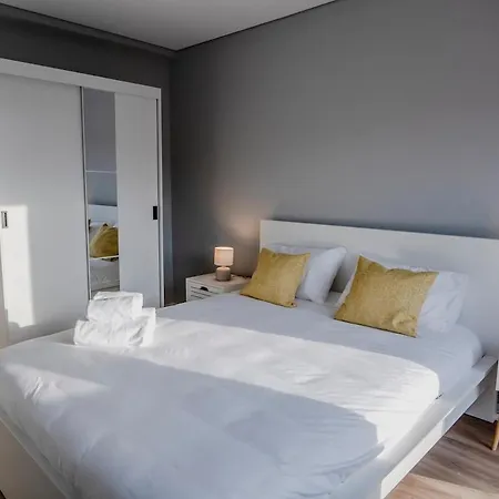 Apartamento 3br Flat By Casa Da Musica, Central, Sleeps 6, 2d *