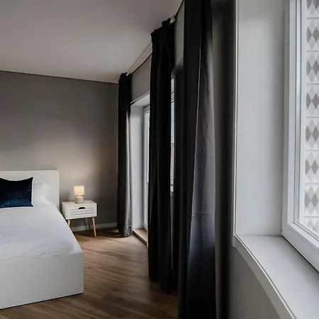 Apartamento 3br Flat By Casa Da Musica, Central, Sleeps 6, 2d *
