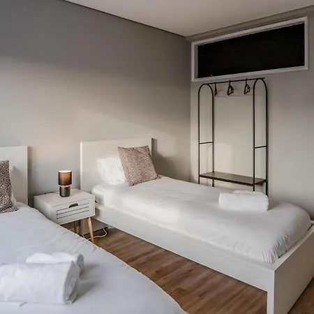 3br Flat By Casa Da Musica, Central, Sleeps 6, 2d * Porto