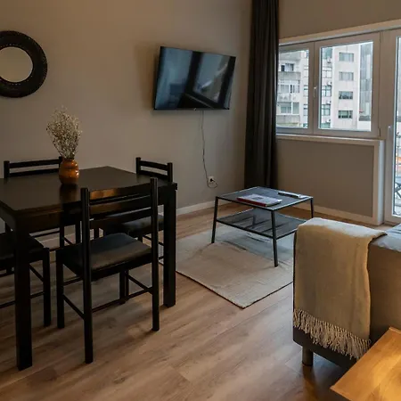 3br Flat By Casa Da Musica, Central, Sleeps 6, 2d