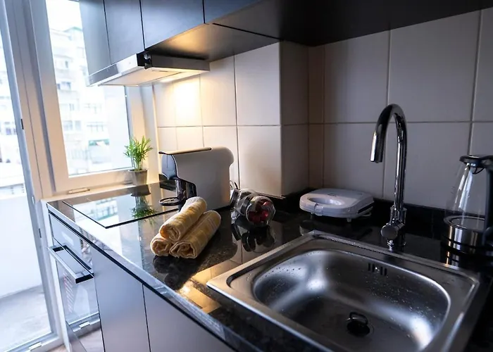Apartament 3br Flat By Casa Da Musica, Central, Sleeps 6, 2d Porto