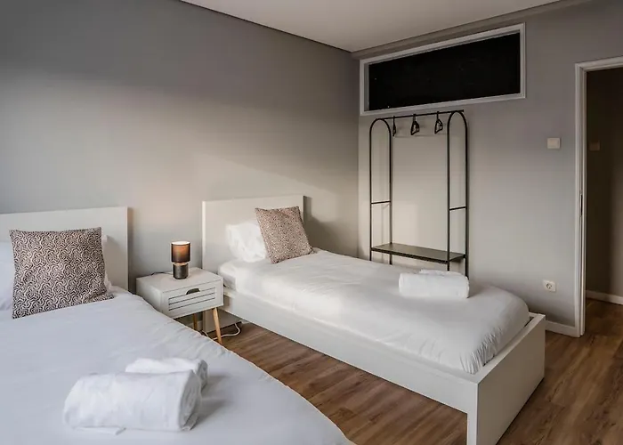 3br Flat By Casa Da Musica, Central, Sleeps 6, 2d * Porto