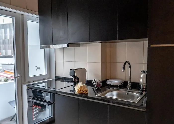 Apartment 3br Flat By Casa Da Musica, Central, Sleeps 6, 2d *