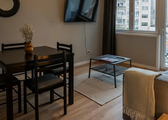 3br Flat By Casa Da Musica, Central, Sleeps 6, 2d